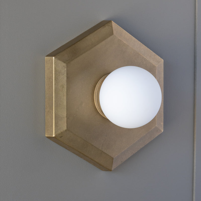 Eden Cast Brass Fixture